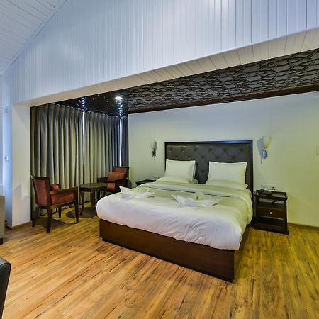 Hotel Metropolis ศรีนาการ์ ภายนอก รูปภาพ