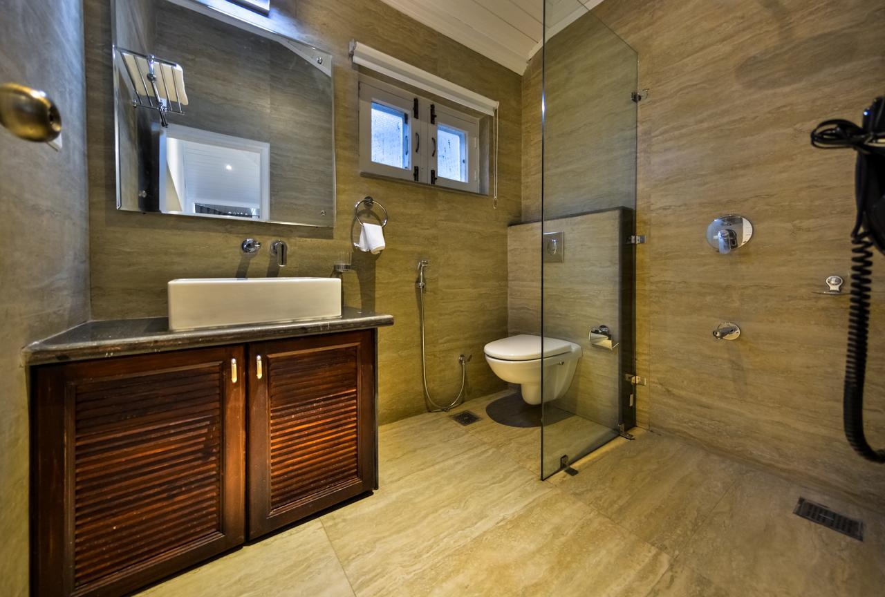 Hotel Metropolis ศรีนาการ์ ภายนอก รูปภาพ