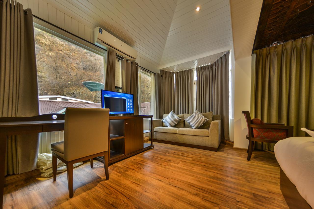 Hotel Metropolis ศรีนาการ์ ภายนอก รูปภาพ