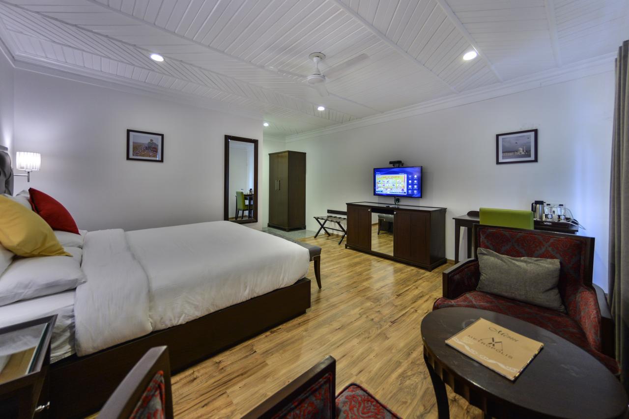 Hotel Metropolis ศรีนาการ์ ภายนอก รูปภาพ