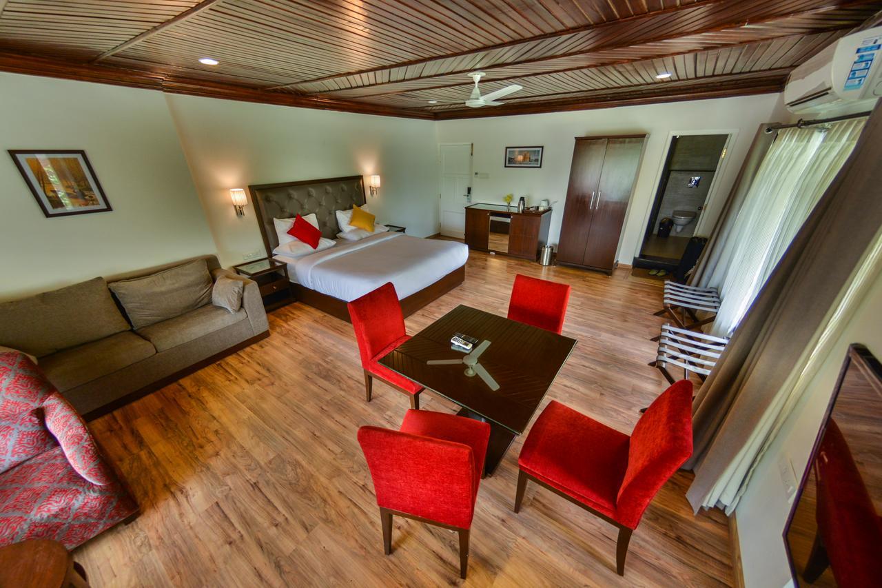 Hotel Metropolis ศรีนาการ์ ภายนอก รูปภาพ
